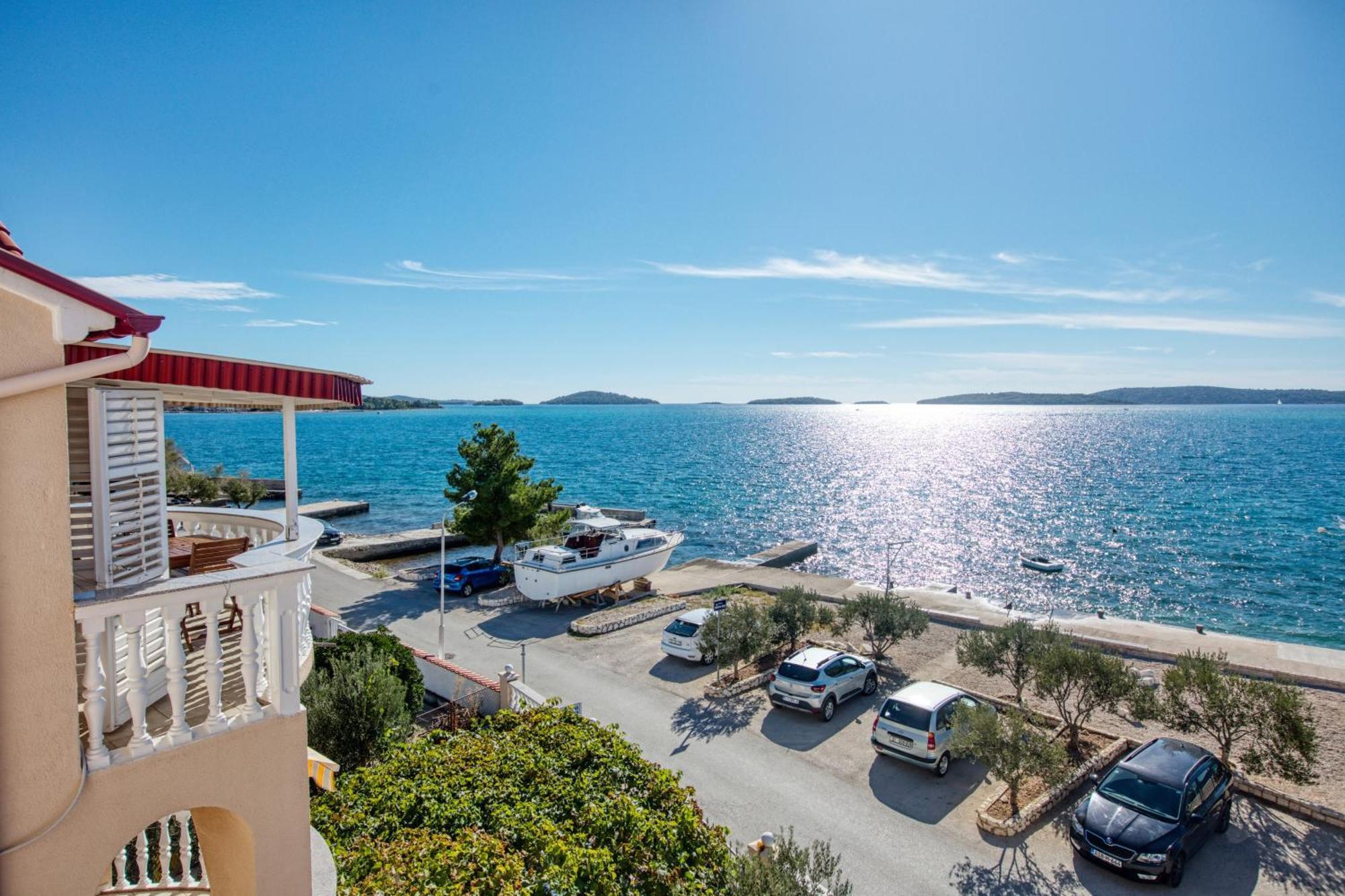Apartments By The Sea Brodarica, Sibenik - 4194 Bagian luar foto