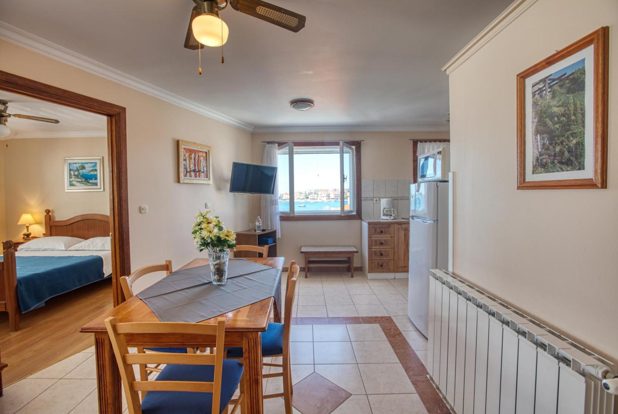 Apartments By The Sea Brodarica, Sibenik - 4194 Ruang foto